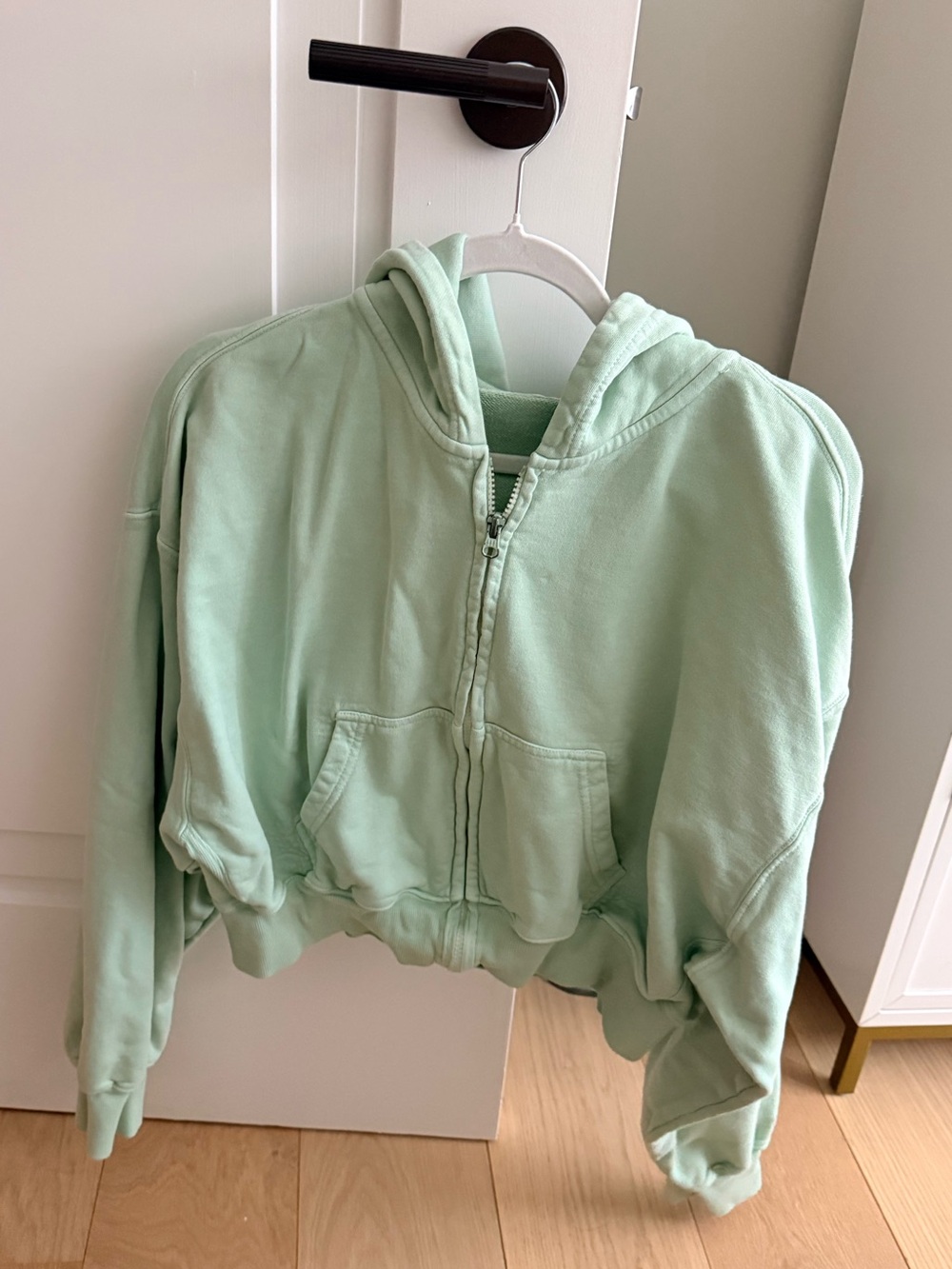 Daily Drills Mint Green Cropped Zip Hoodie (M/L)